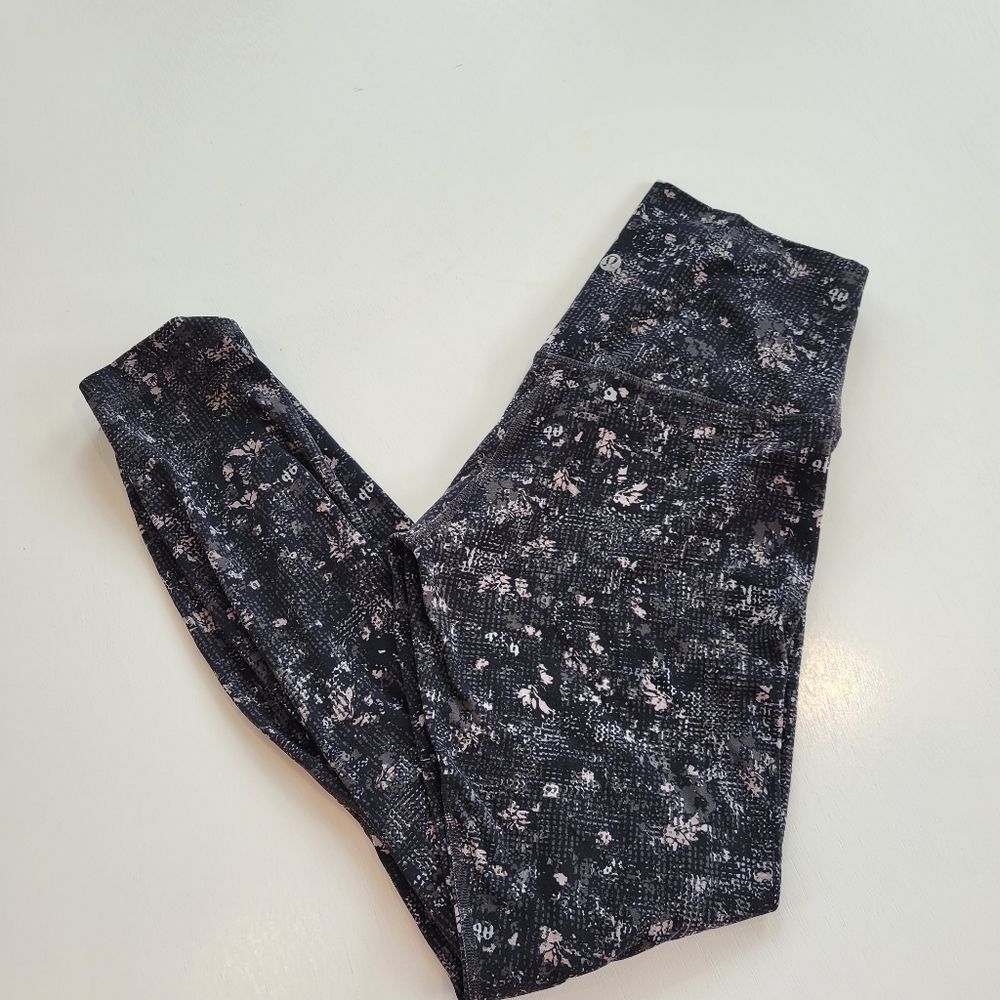 Lululemon Womens Leggings Size 6